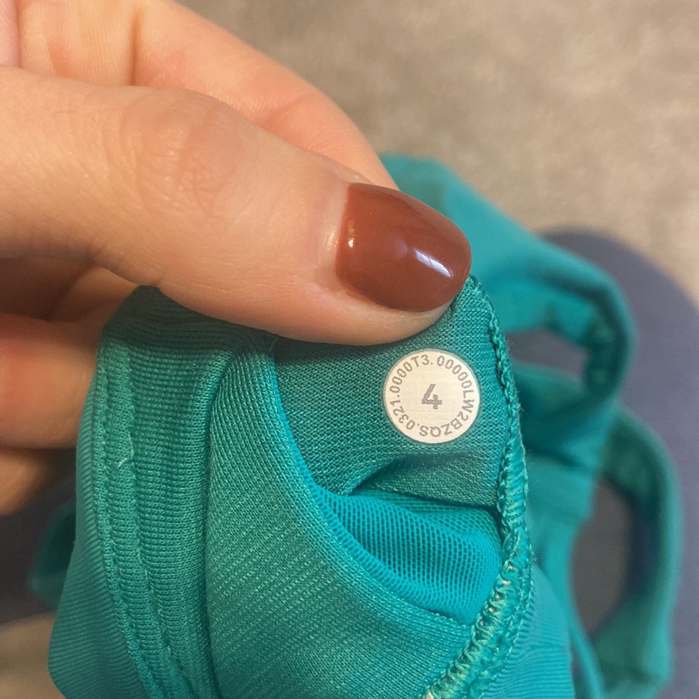 Lululemon sports bra - Picture 4 of 4